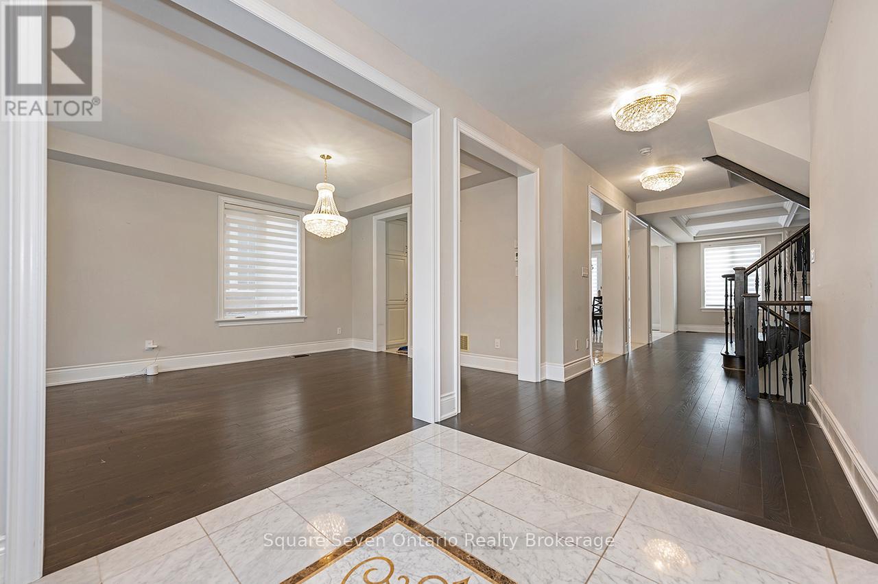 2147 Vineland Crescent, Oakville, Ontario  L6H 0J6 - Photo 9 - W13433270