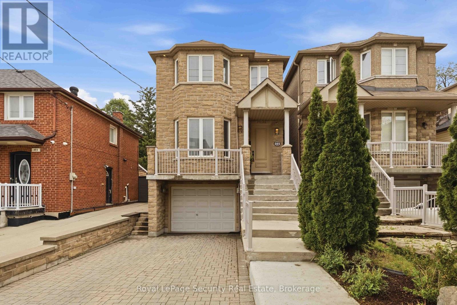 <div class="slider-price">$1,399,000</div><p>491 Mcroberts Avenue, Toronto, Ontario</p>