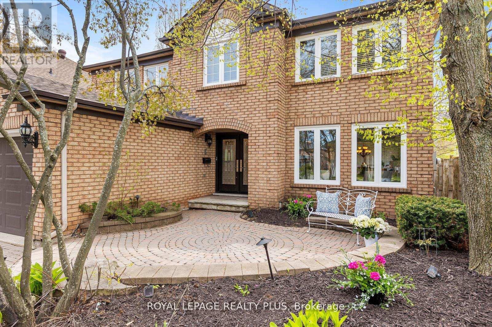 1504 Tanner Court, Oakville, Ontario  L6M 2Z3 - Photo 4 - W13433342