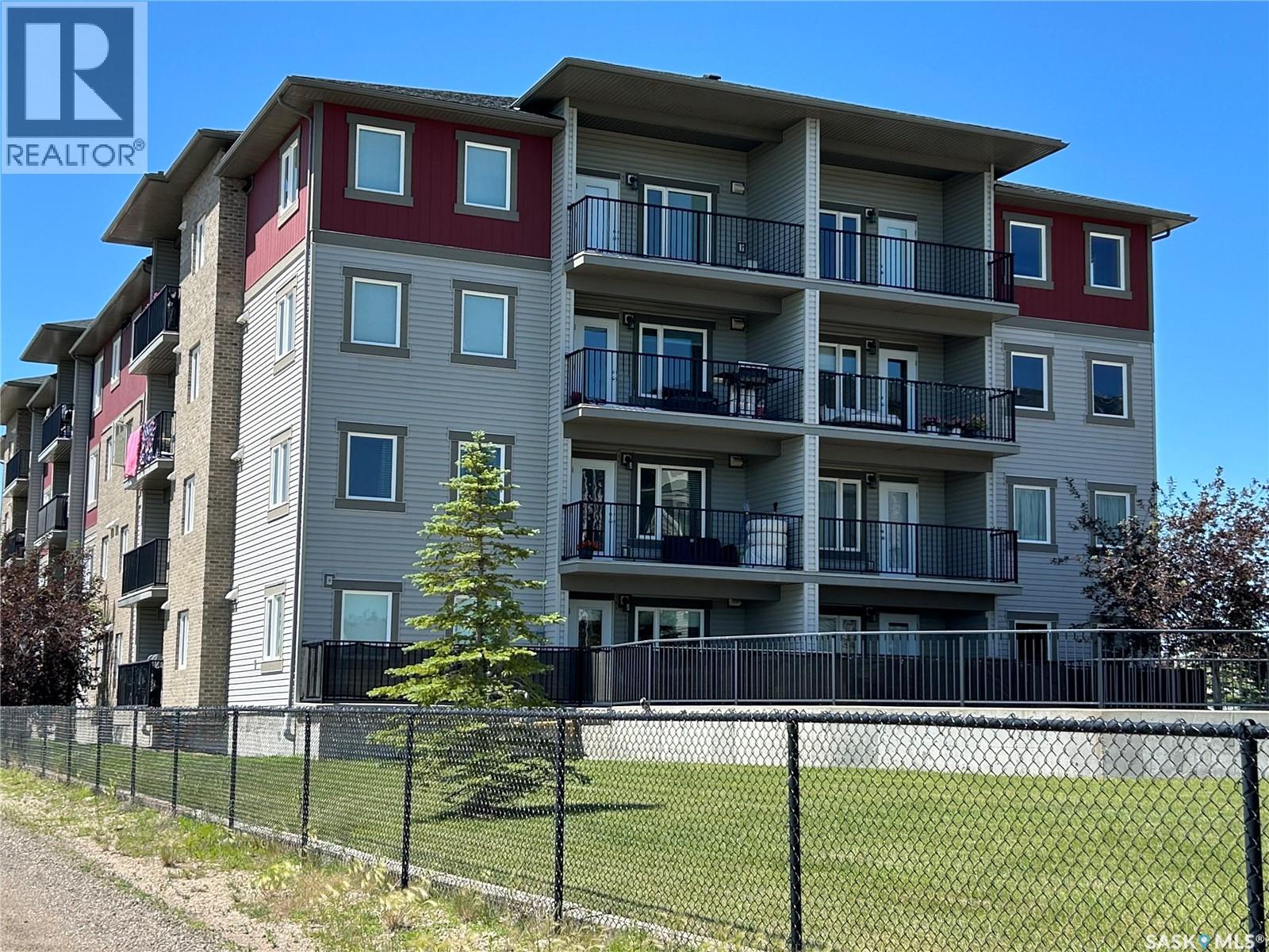 210 308 Petterson Drive, Estevan, Saskatchewan  S4A 2B8 - Photo 2 - SK038049