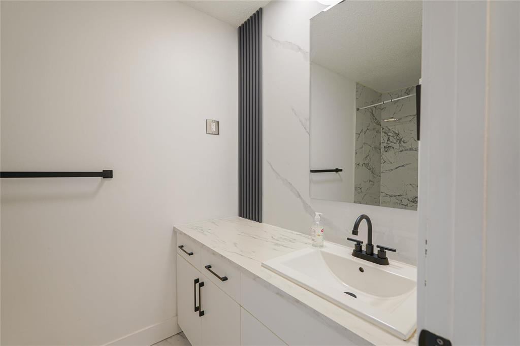 1748 Jefferson Avenue, Winnipeg, Manitoba  R2P 1N8 - Photo 11 - 202613556