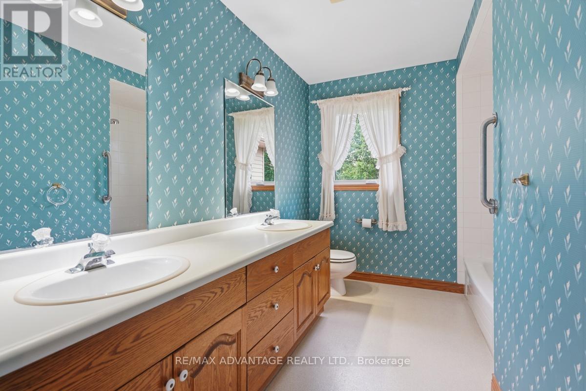 74 Mill Road, Thames Centre, Ontario N0L 1G2 - Photo 33 - X13433538