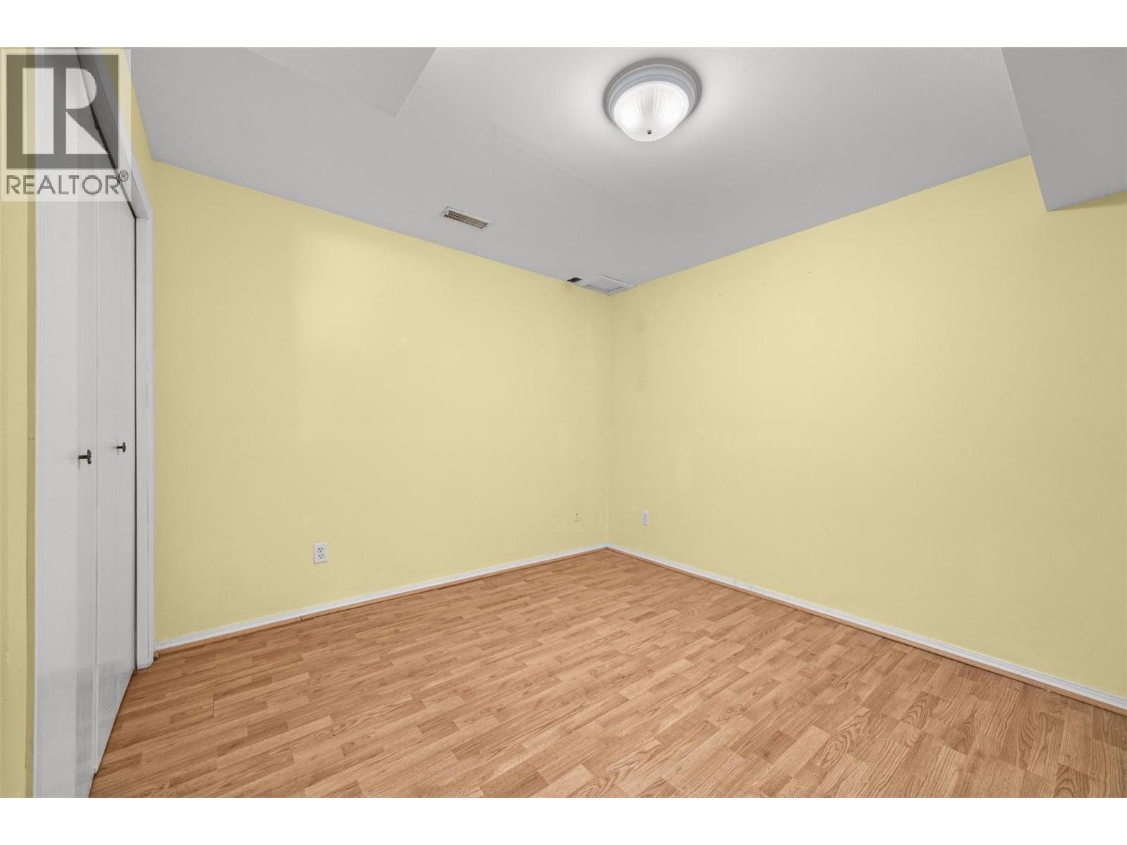 Listing image 24