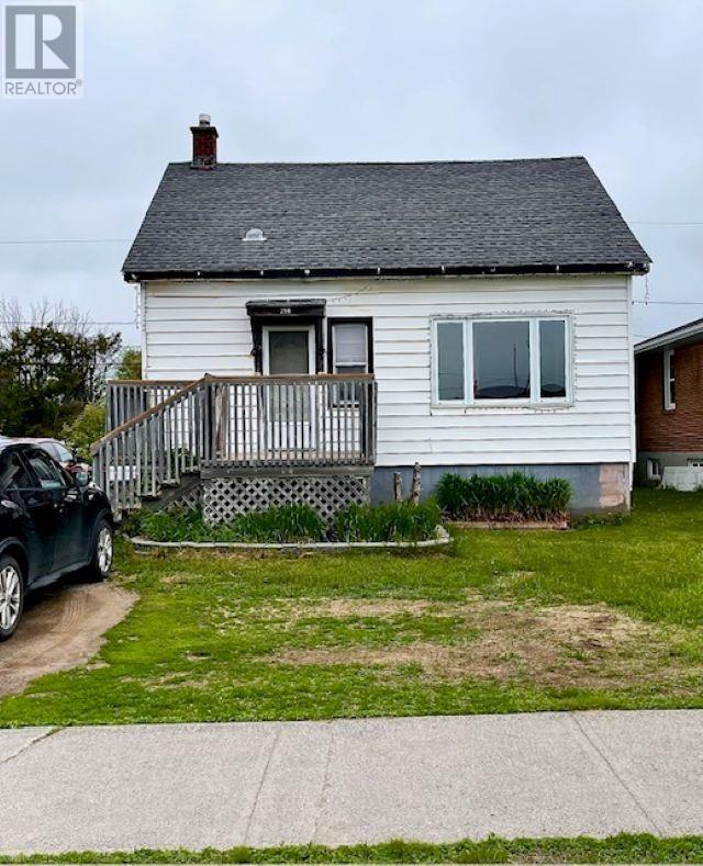 258 Algonquin Ave S, Thunder Bay, Ontario  P7B 4T6 - Photo 2 - TB2601455