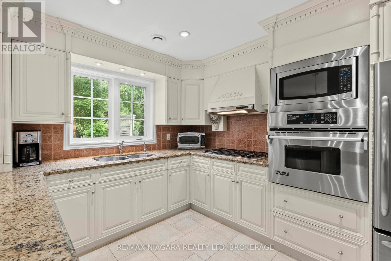 27 Oak Drive, Niagara-On-The-Lake, Ontario  L0S 1J0 - Photo 17 - X13433468