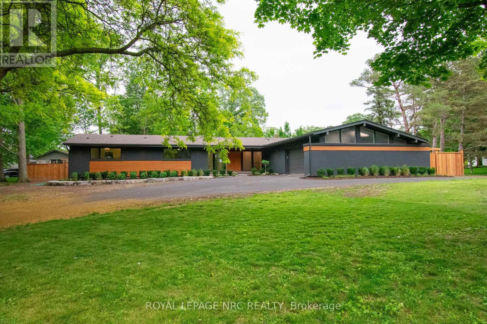 7 WOODINGTON CRESCENT, St. Catharines, Ontario