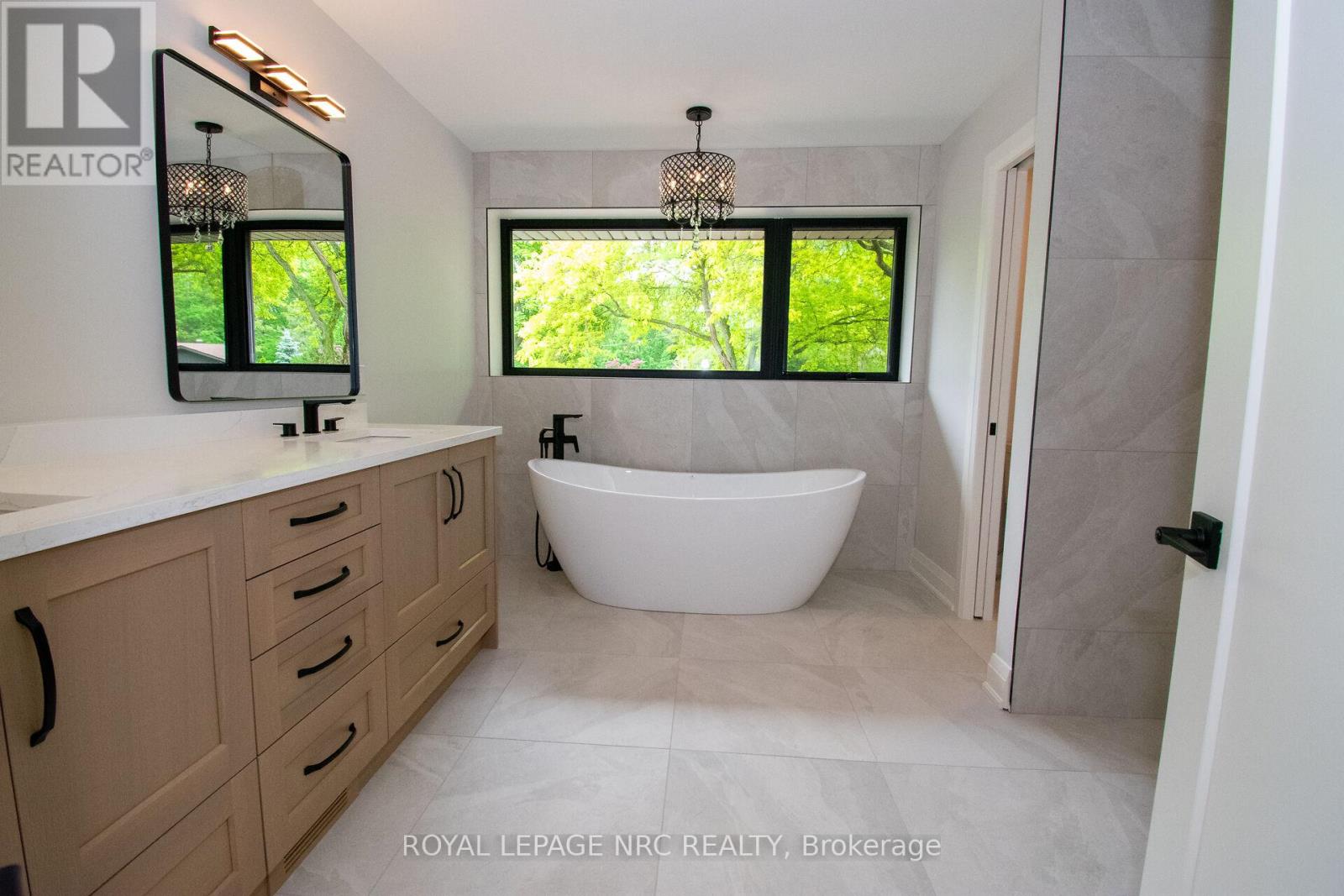 7 Woodington Crescent, St. Catharines, Ontario  L2T 3T6 - Photo 32 - X13433670