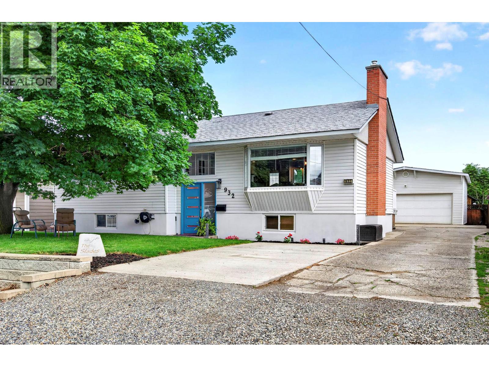 932 RENFREW Avenue