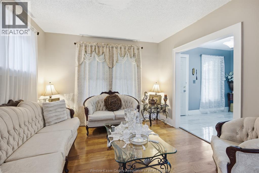 908 Oak Street, Windsor, Ontario N9A 5G2 - Photo 6 - 26013858
