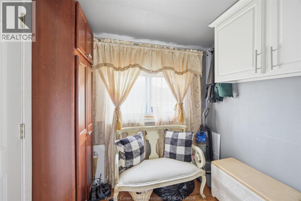 908 Oak Street, Windsor, Ontario N9A 5G2 - Photo 23 - 26013858