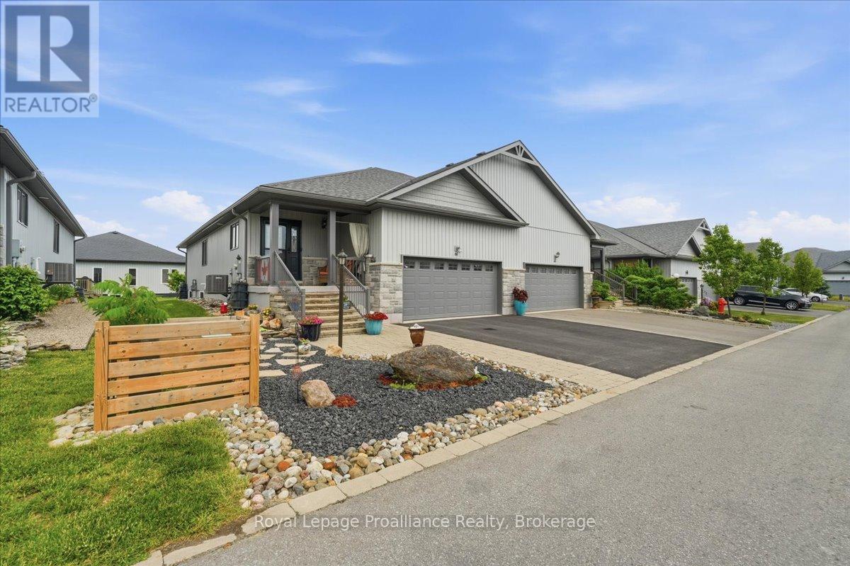 61 Conger Drive, Prince Edward County, Ontario  K0K 3L0 - Photo 1 - X13433436