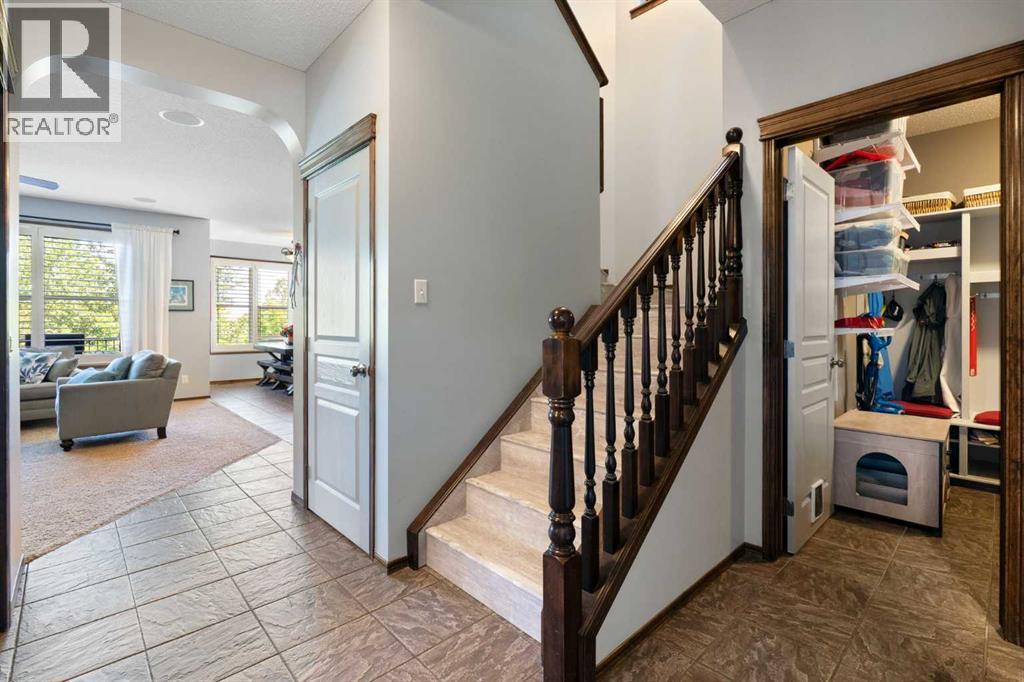 382 Tuscany Ravine Road NW, Calgary, Alberta  T3L 3A9 - Photo 6 - A2318516