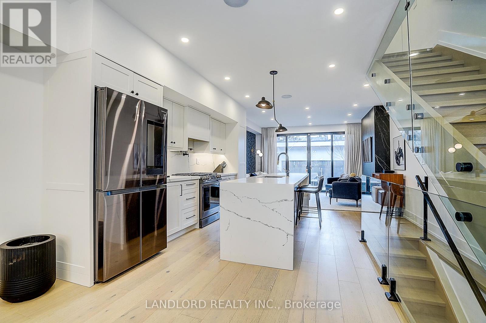 21 Shudell Avenue, Toronto, Ontario  M4J 1C5 - Photo 8 - E13433480