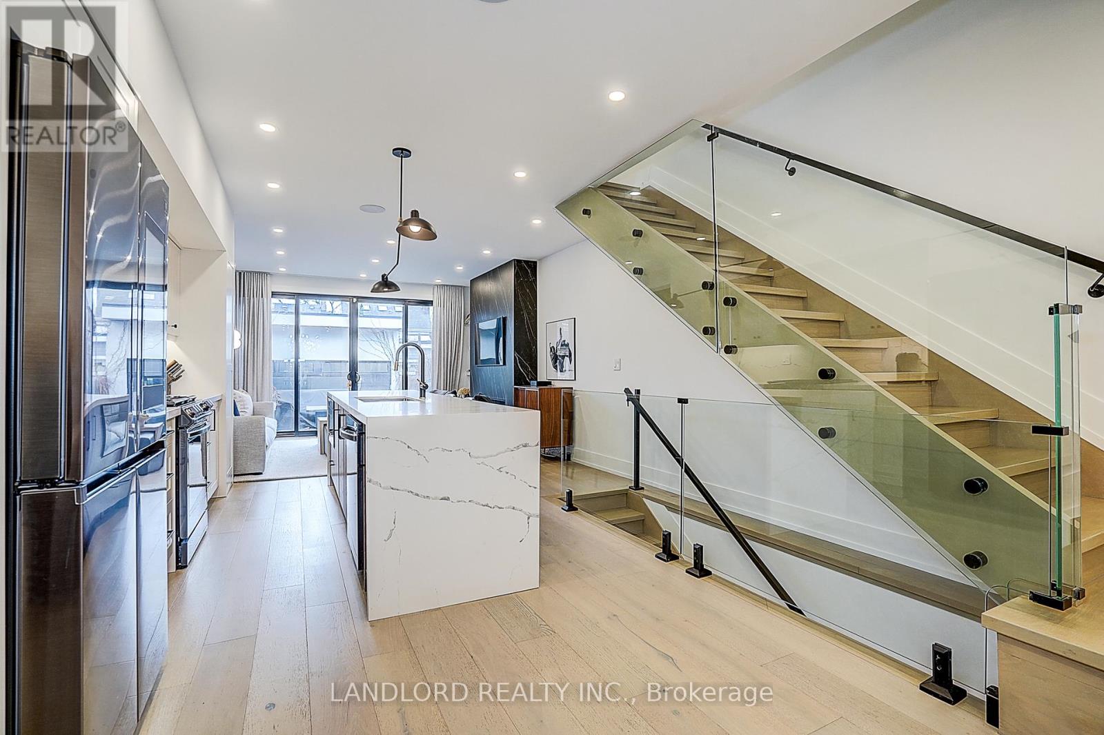 21 Shudell Avenue, Toronto, Ontario  M4J 1C5 - Photo 9 - E13433480