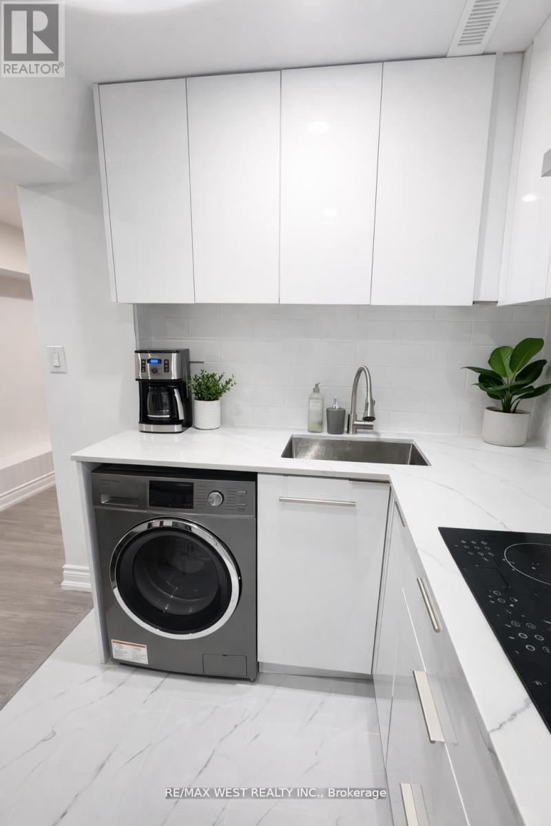 201 Rhodes Avenue, Toronto, Ontario  M4L 3A2 - Photo 32 - E13433502