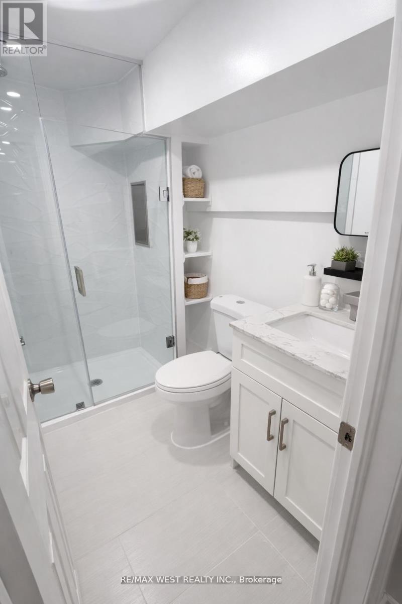 201 Rhodes Avenue, Toronto, Ontario  M4L 3A2 - Photo 34 - E13433502