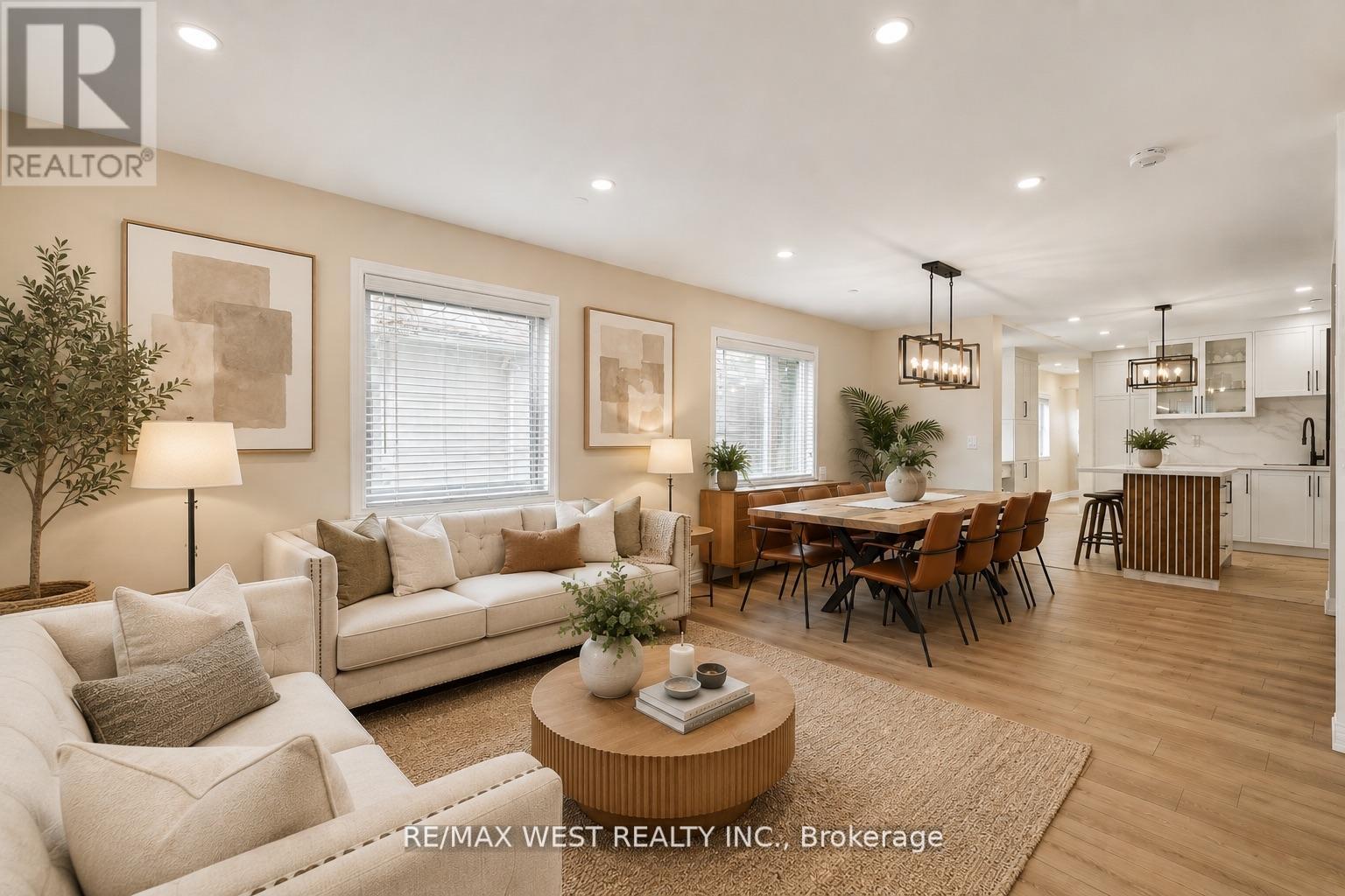 201 Rhodes Avenue, Toronto, Ontario  M4L 3A2 - Photo 4 - E13433502
