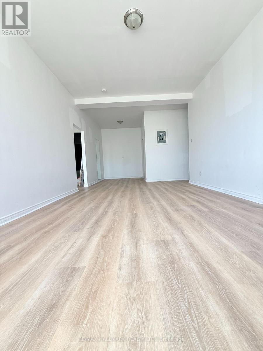 3 - 2881 Lawrence Avenue E, Toronto, Ontario  M1P 2S9 - Photo 4 - E13433676