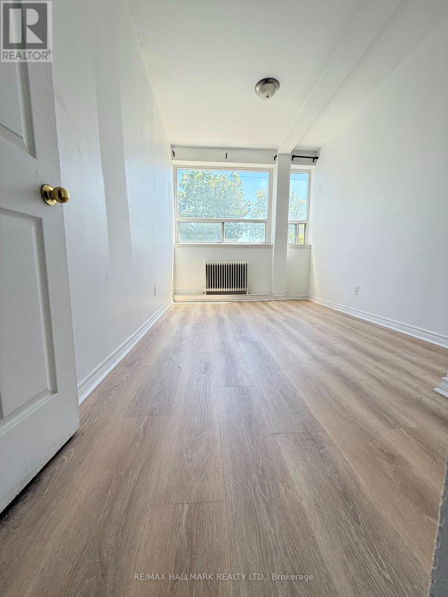 3 - 2881 Lawrence Avenue E, Toronto, Ontario  M1P 2S9 - Photo 6 - E13433676