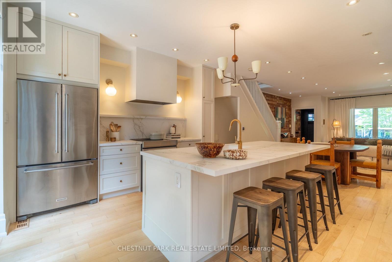52 Bertmount Avenue, Toronto, Ontario  M4M 2X9 - Photo 11 - E13433684