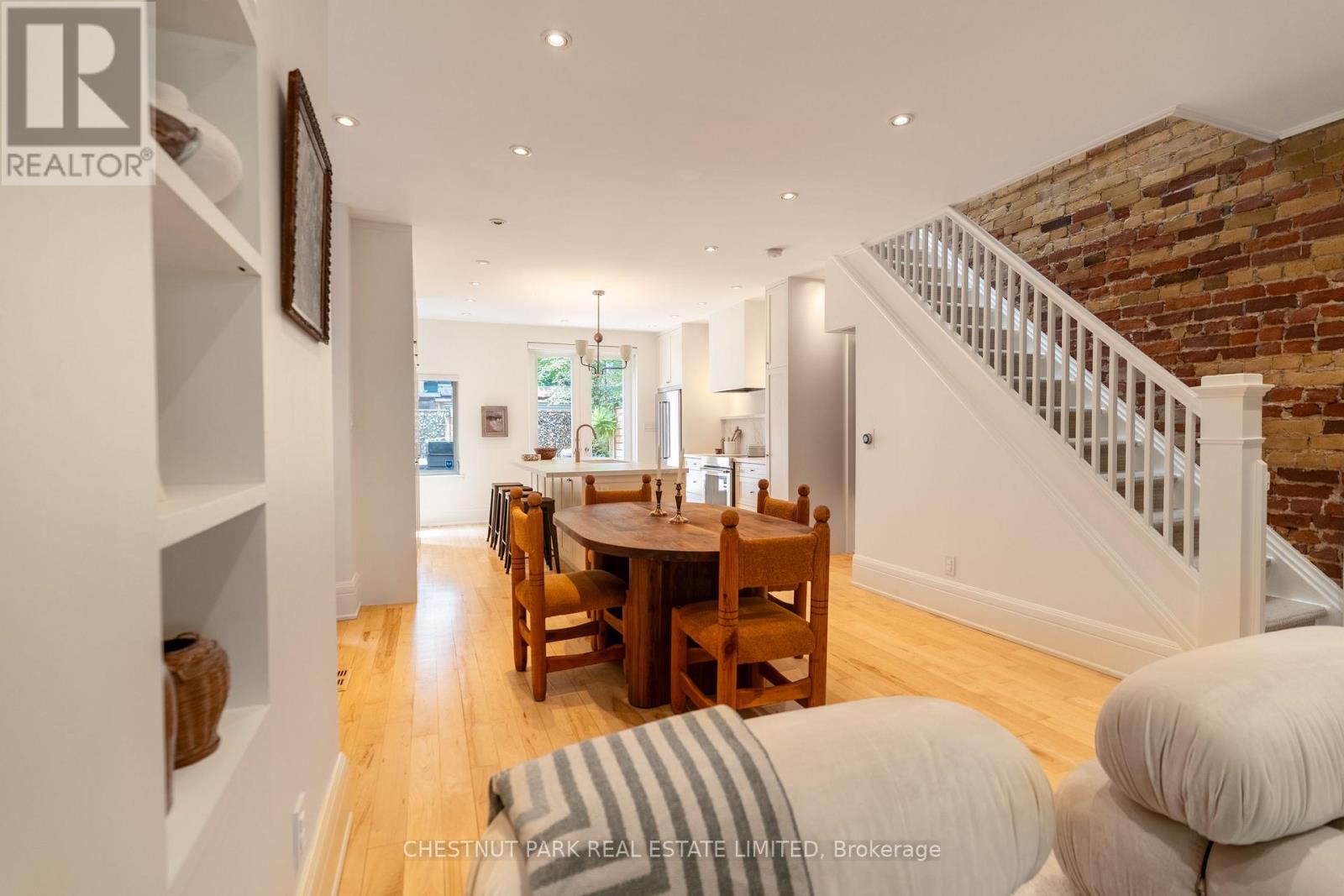 52 Bertmount Avenue, Toronto, Ontario  M4M 2X9 - Photo 14 - E13433684