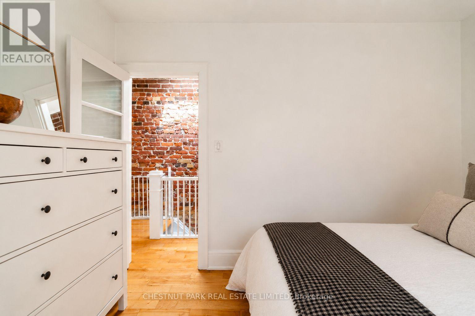 52 Bertmount Avenue, Toronto, Ontario  M4M 2X9 - Photo 25 - E13433684