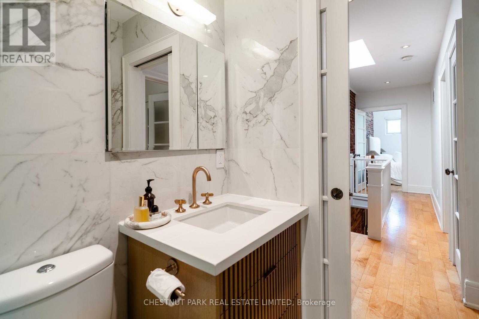 52 Bertmount Avenue, Toronto, Ontario  M4M 2X9 - Photo 30 - E13433684