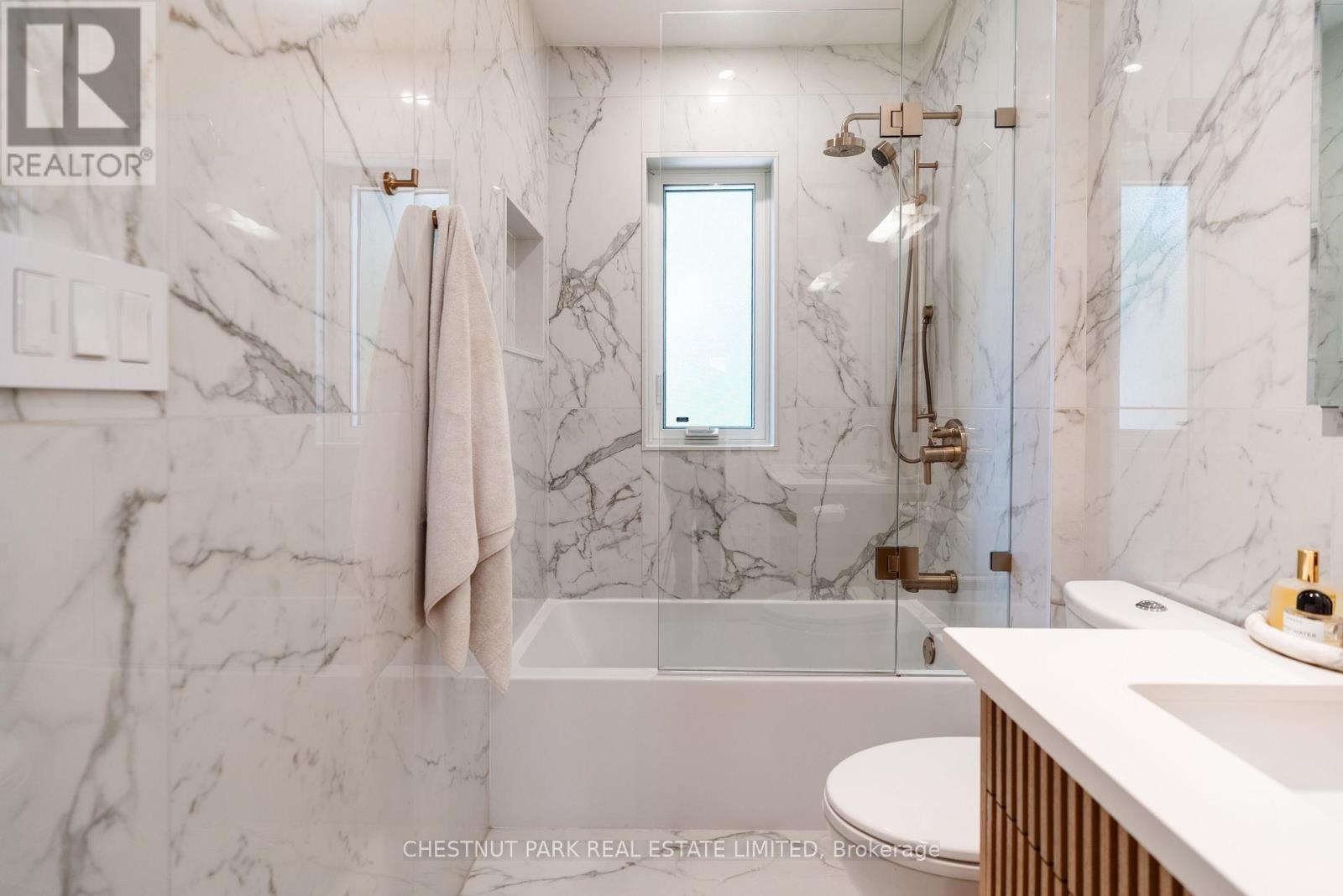 52 Bertmount Avenue, Toronto, Ontario  M4M 2X9 - Photo 31 - E13433684