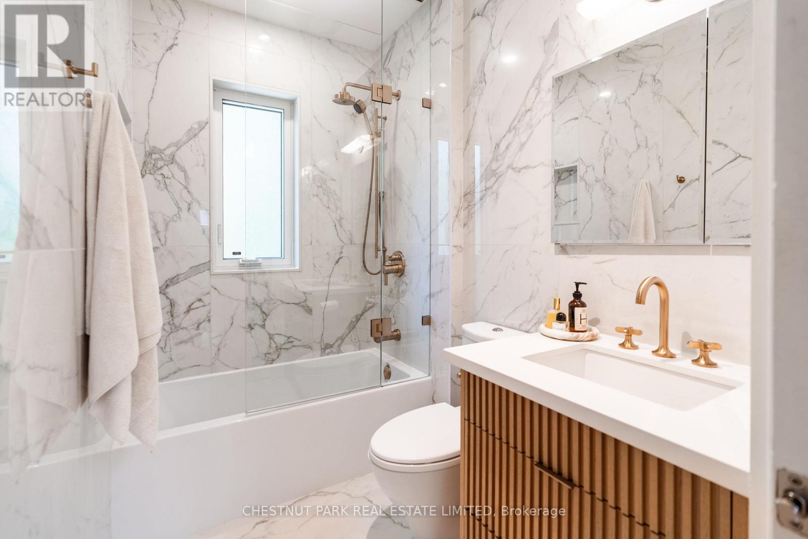 52 Bertmount Avenue, Toronto, Ontario  M4M 2X9 - Photo 32 - E13433684