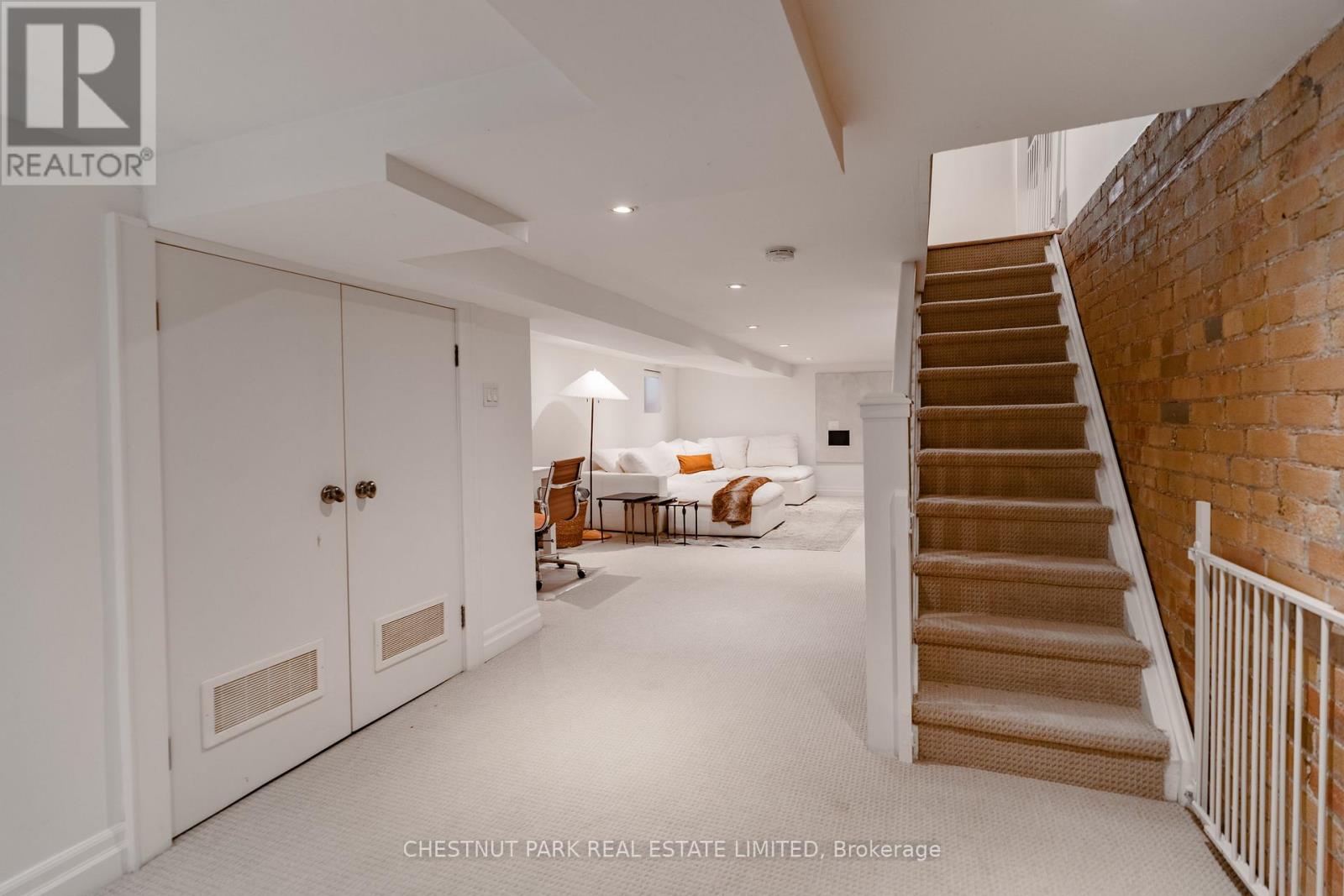 52 Bertmount Avenue, Toronto, Ontario  M4M 2X9 - Photo 34 - E13433684