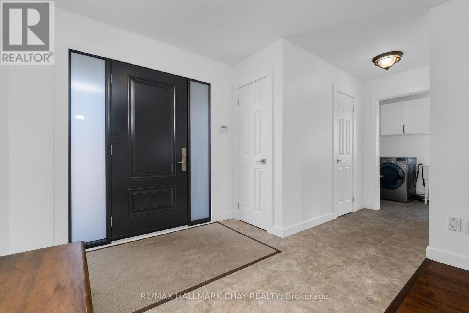 63 Northview Crescent, Barrie, Ontario  L4N 9T5 - Photo 3 - S13242046