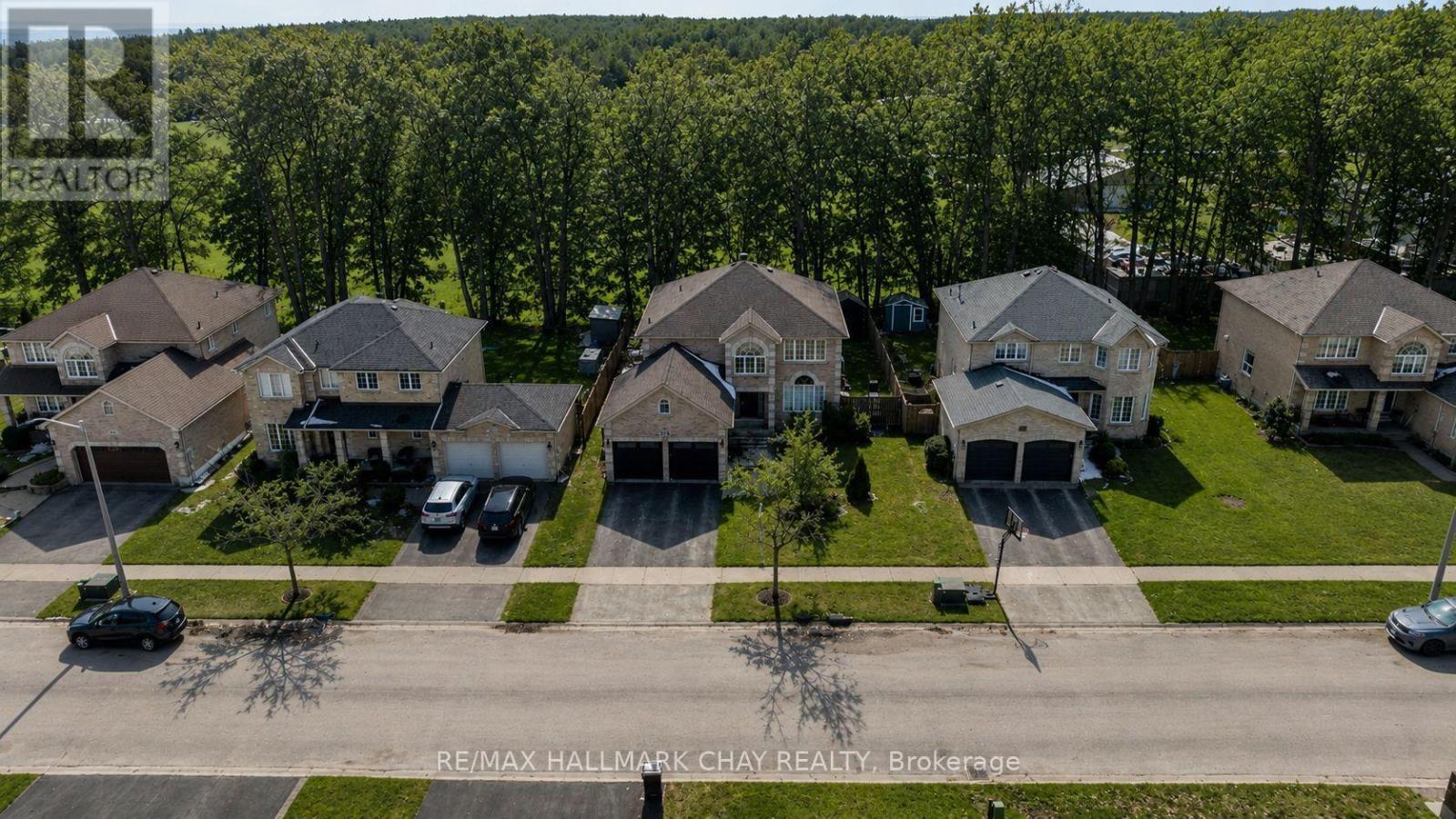 63 Northview Crescent, Barrie, Ontario  L4N 9T5 - Photo 2 - S13242046