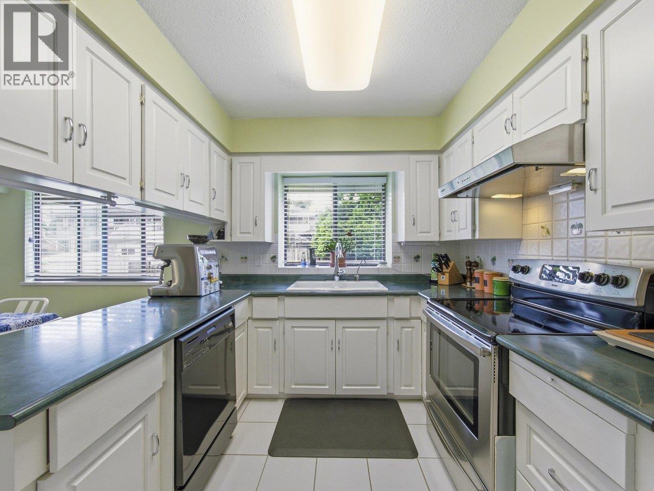 7440 Lawrence Drive, Burnaby, British Columbia  V5A 4G7 - Photo 10 - R3135029