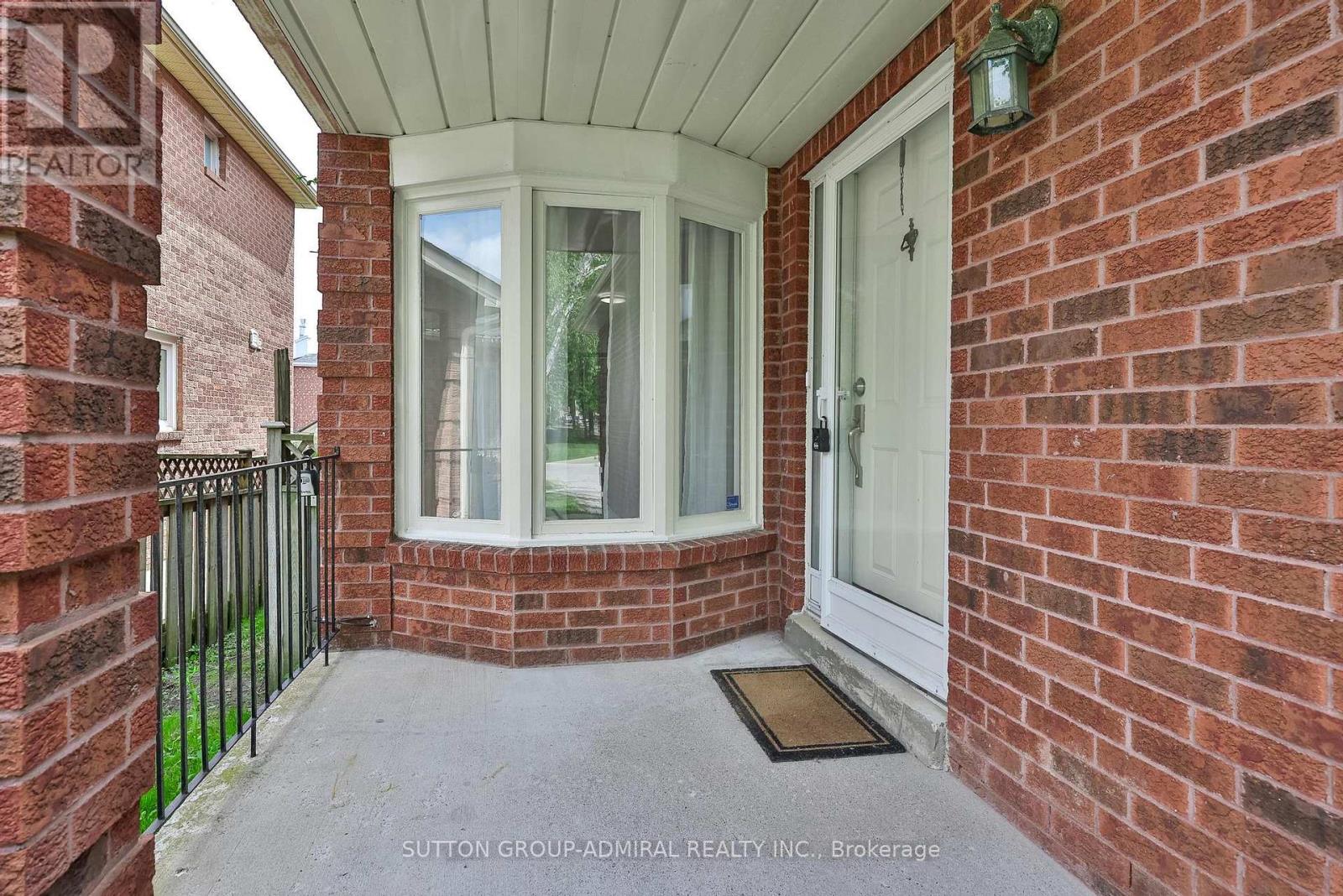 113 Redondo Drive, Vaughan, Ontario  L4J 7S6 - Photo 3 - N13433558