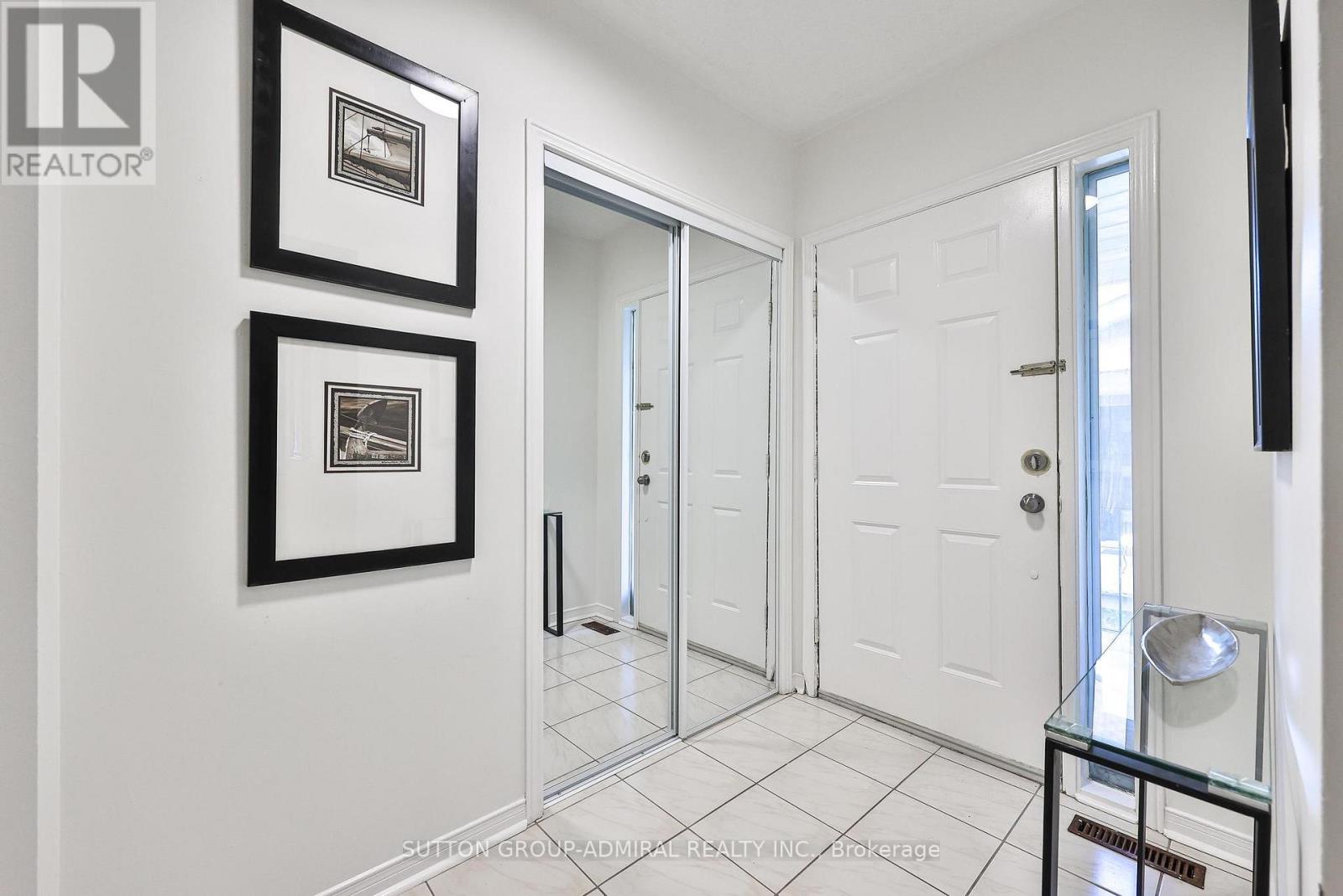 113 Redondo Drive, Vaughan, Ontario  L4J 7S6 - Photo 5 - N13433558