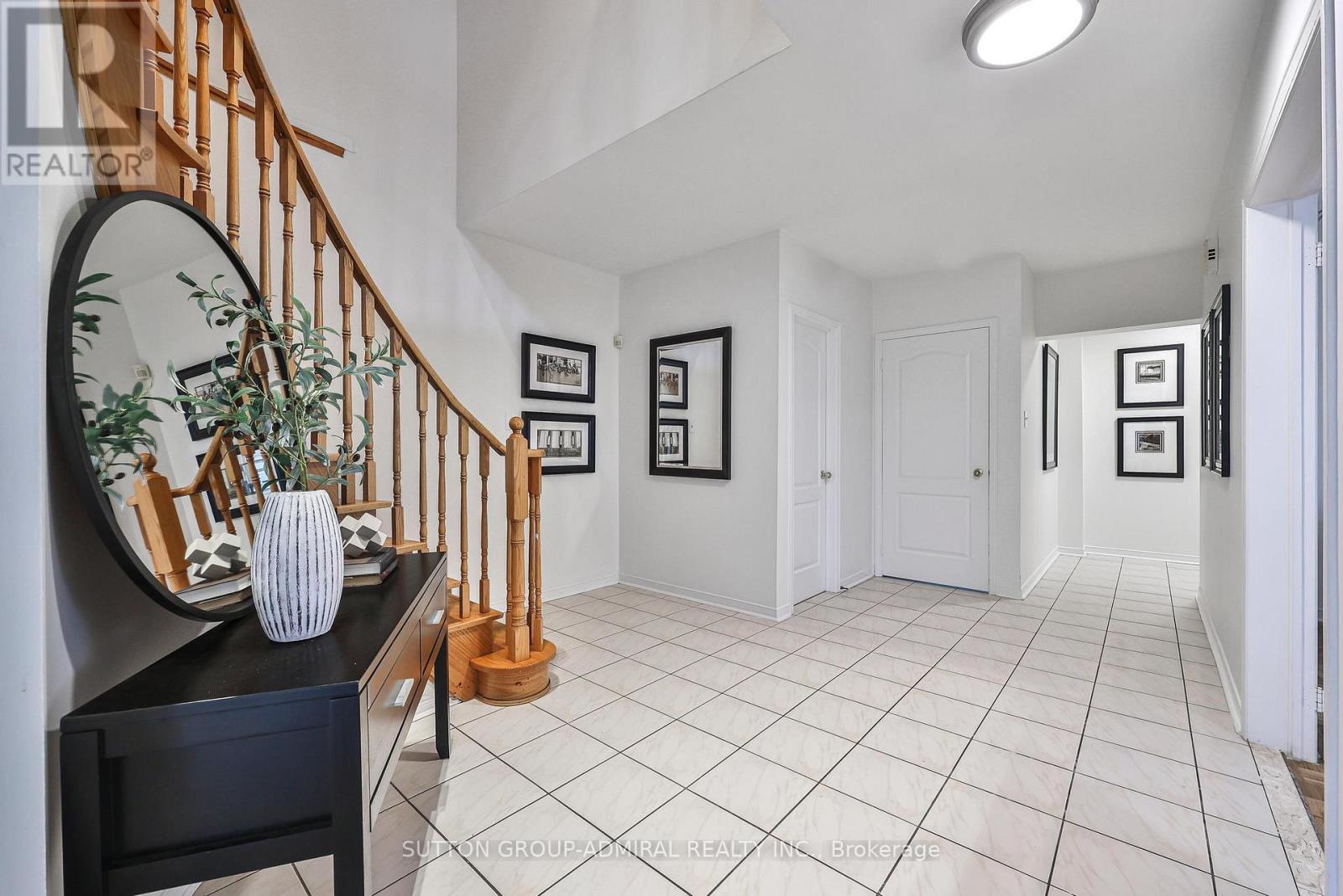 113 Redondo Drive, Vaughan, Ontario  L4J 7S6 - Photo 8 - N13433558