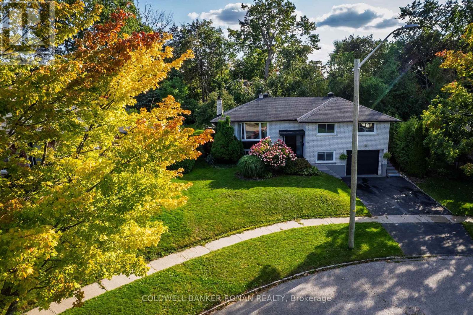 11 PRATT ROAD, Barrie, Ontario