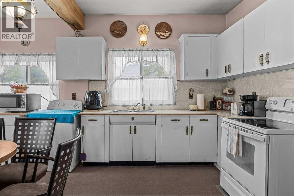 5 Mt. Laurie Road, Exshaw, Alberta  T0L 2C0 - Photo 11 - A2318393