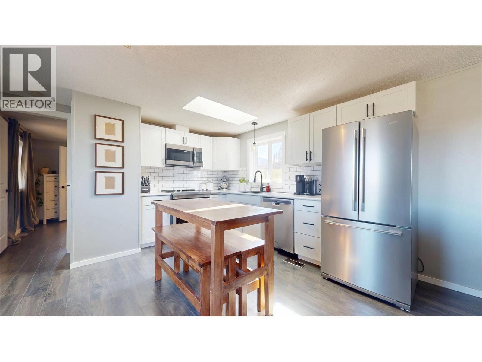 3251 45th Street S, Cranbrook, British Columbia V1C 7A1 - Photo 5 - 10384184