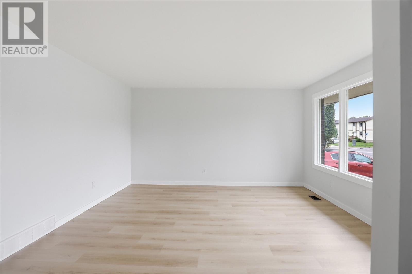 66 Copernicus Dr, Sault Ste. Marie, Ontario  P6A 6H2 - Photo 6 - SM261388