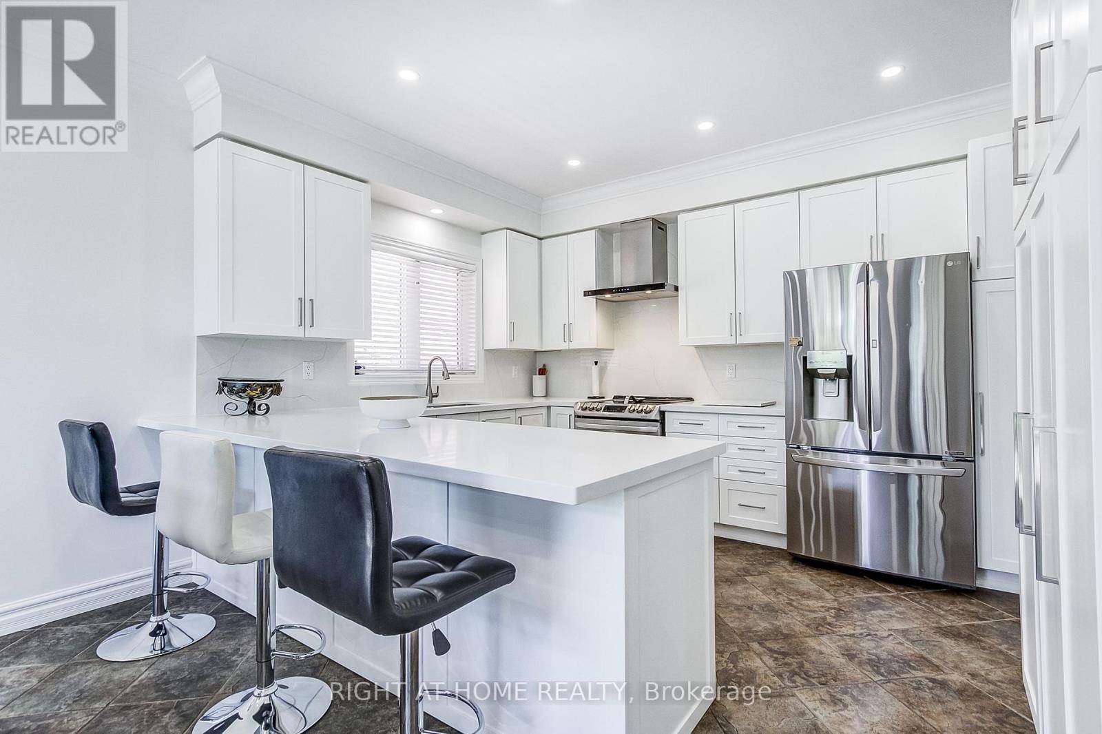 481 Heath Street, Oakville, Ontario  L6H 6N8 - Photo 13 - W13433390