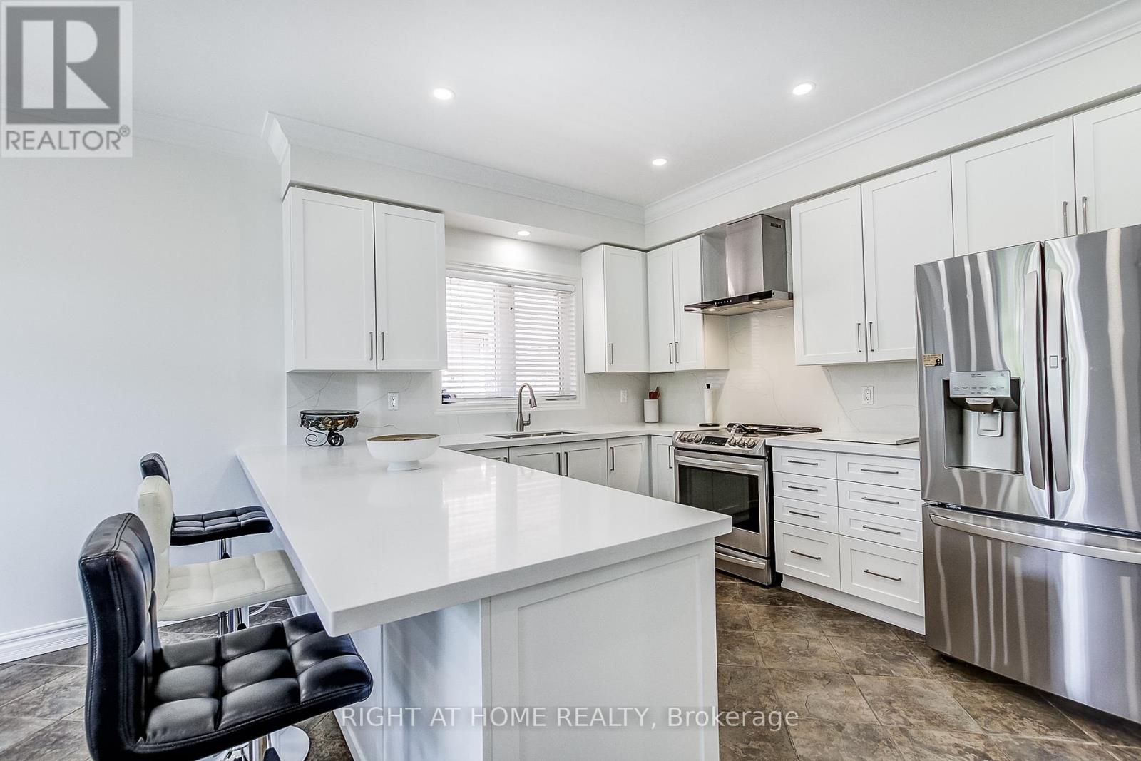 481 Heath Street, Oakville, Ontario  L6H 6N8 - Photo 15 - W13433390