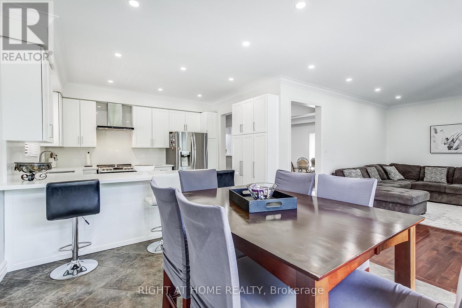 481 Heath Street, Oakville, Ontario  L6H 6N8 - Photo 19 - W13433390
