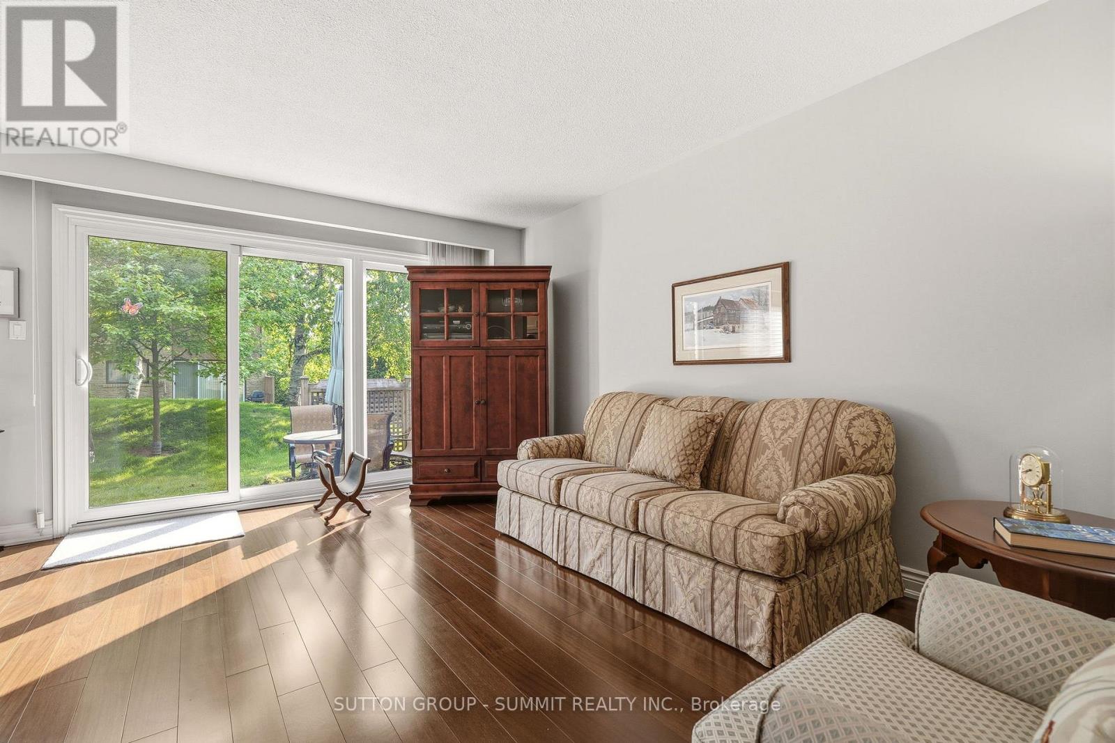 570 Forestwood Crescent, Burlington, Ontario  L7L 4K3 - Photo 10 - W13433486