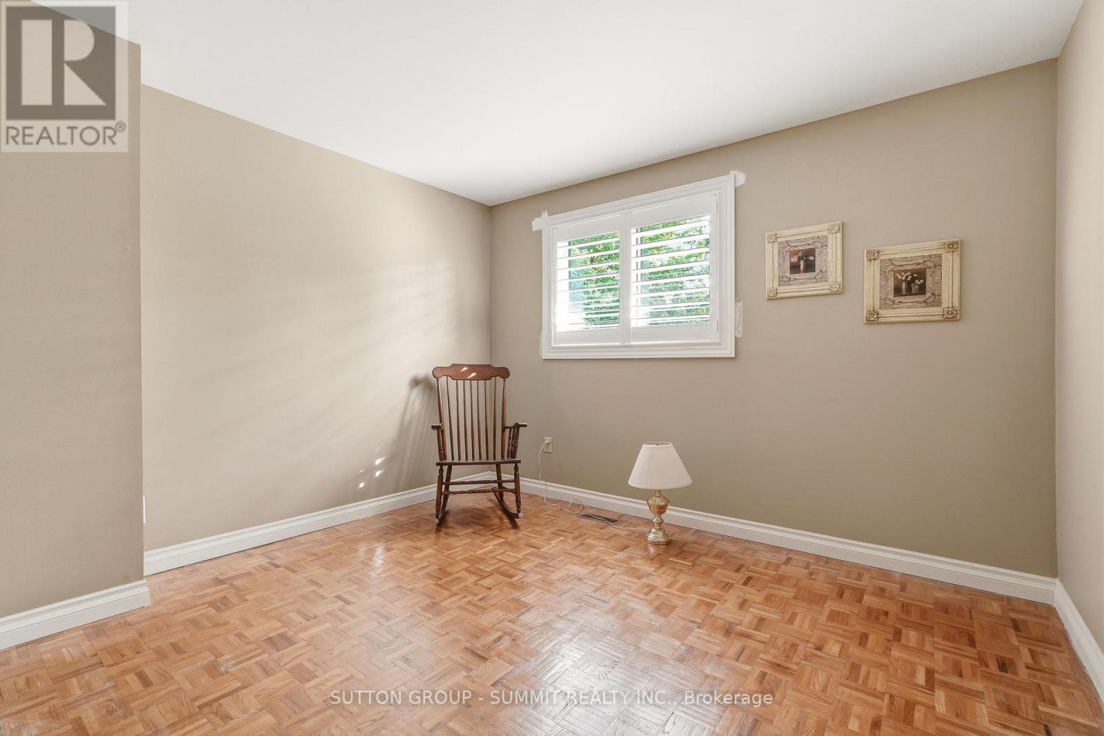 570 Forestwood Crescent, Burlington, Ontario  L7L 4K3 - Photo 14 - W13433486