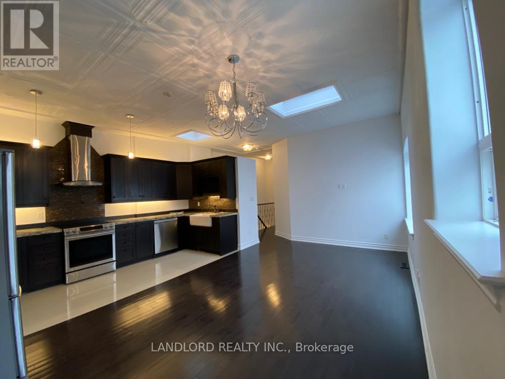 UPR. FR - 385 JANE STREET, Toronto, Ontario