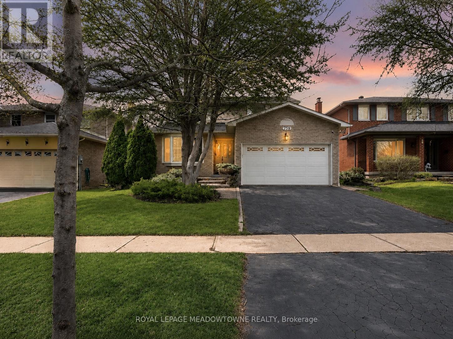 759 Childs Drive, Milton, Ontario  L9T 4L3 - Photo 2 - W13433506