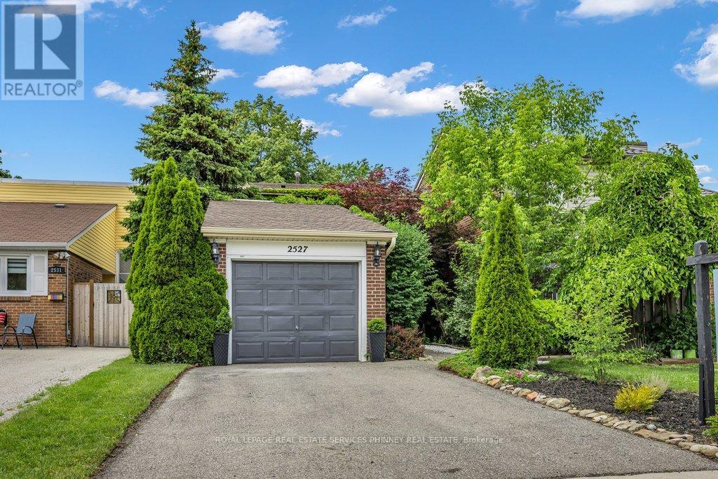 2527 Mainroyal Street, Mississauga, Ontario  L5L 1E1 - Photo 2 - W13433518