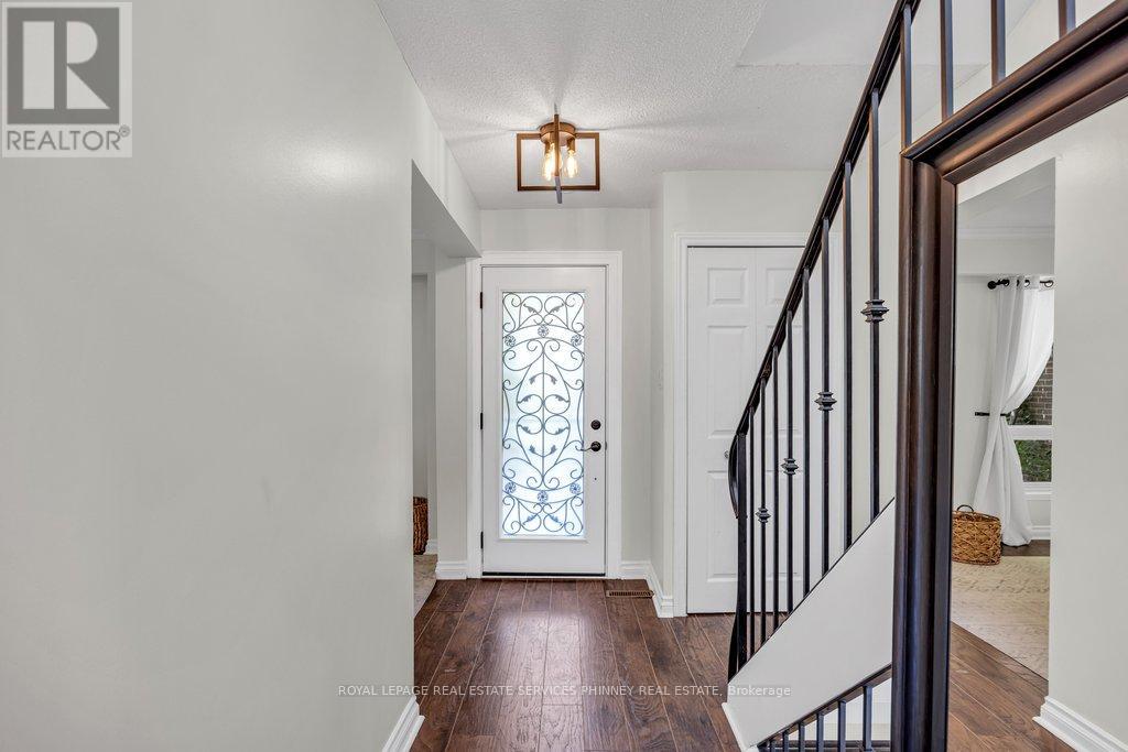 2527 Mainroyal Street, Mississauga, Ontario  L5L 1E1 - Photo 5 - W13433518