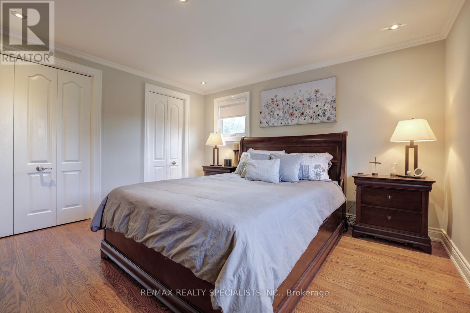 2423 Woking Crescent, Mississauga, Ontario  L5K 1Z5 - Photo 20 - W13433522